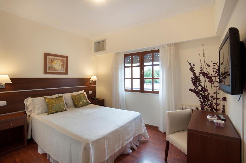 Los Tilos Hotel Y Spa By Cph Villa Carlos Paz Ngoại thất bức ảnh