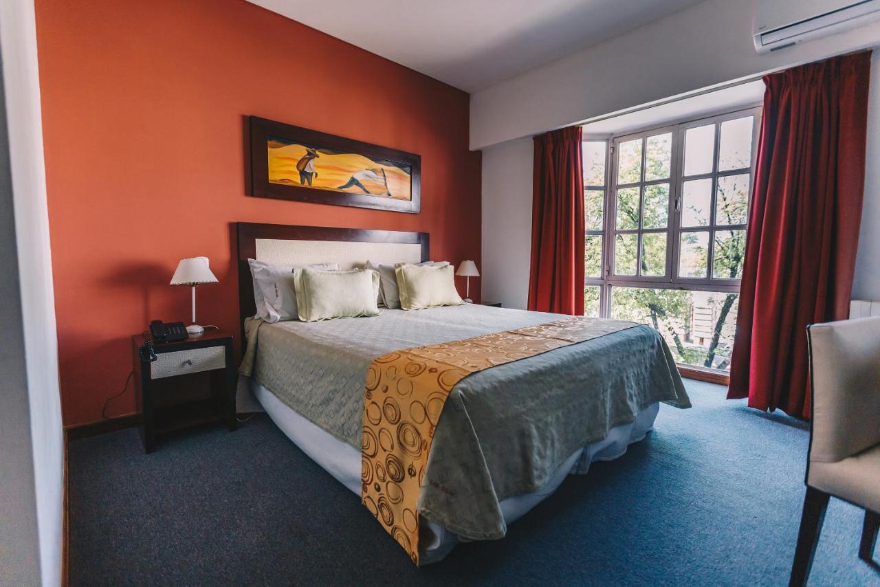 Los Tilos Hotel Y Spa By Cph Villa Carlos Paz Ngoại thất bức ảnh