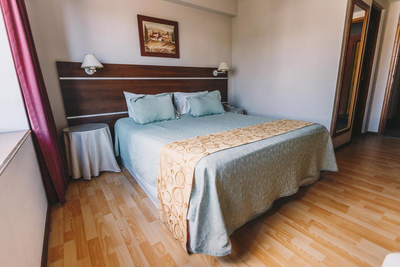 Los Tilos Hotel Y Spa By Cph Villa Carlos Paz Ngoại thất bức ảnh