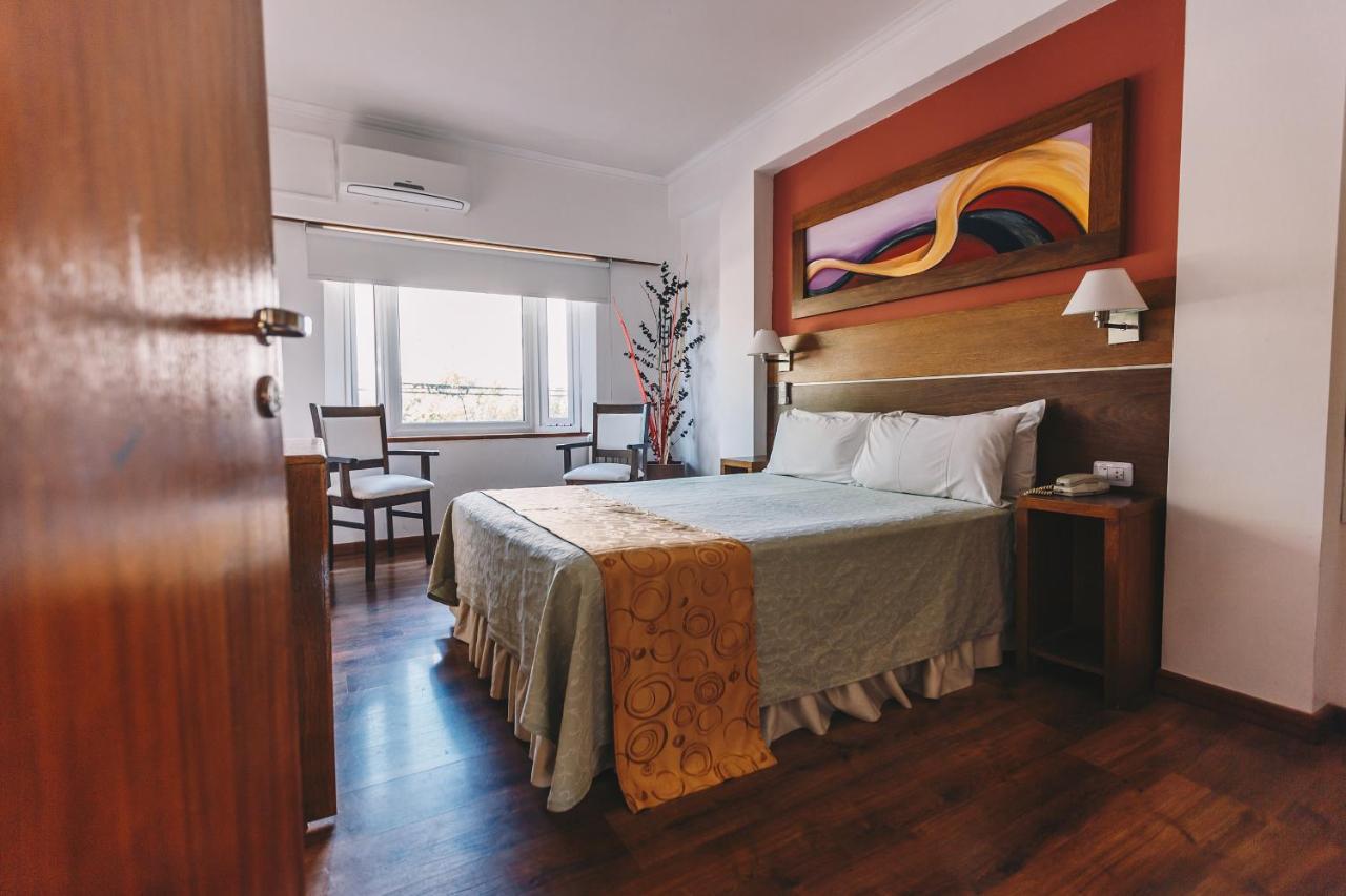 Los Tilos Hotel Y Spa By Cph Villa Carlos Paz Ngoại thất bức ảnh